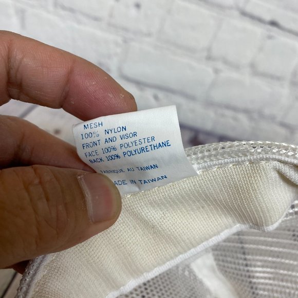 Vintage Trucker Hat Mesh Leaf Cap Snapback Red White BC Place Vancouver Canadian - Picture 9 of 9